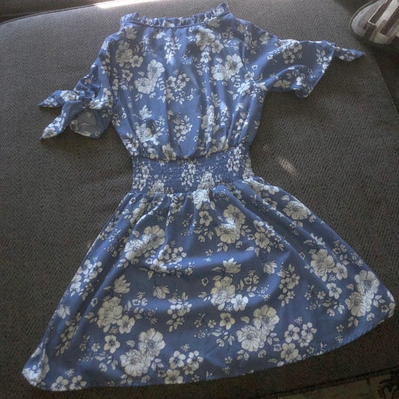 J For Justify Mini Button up Flowered Dress Small - Picture 4 of 4